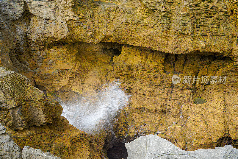 Punakaiki Pancake Rocks and Blowholes Walk, Paparoa国家公园，新西兰